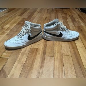 Nike men’s court vision mid sneaker size 12 white and black